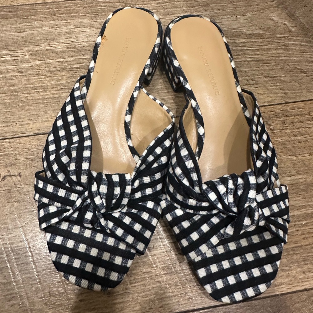 Banana republic sandals